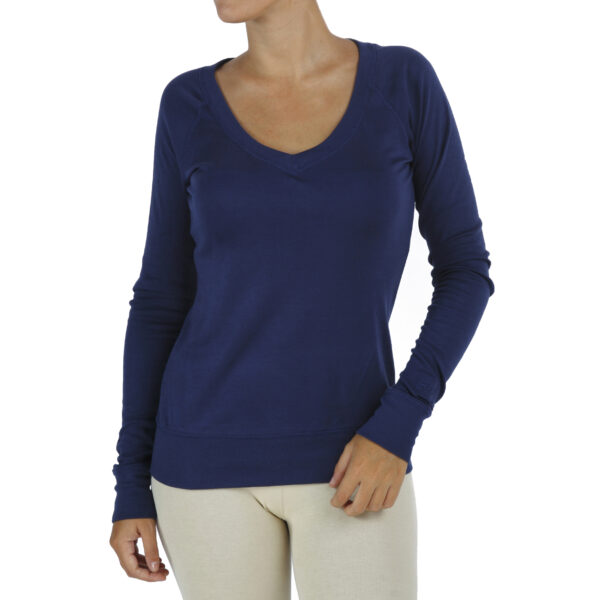 v-neck-long-sleeve-t-shirt-with raglant sleeve organic-pima-cotton fairfashion slowfashion